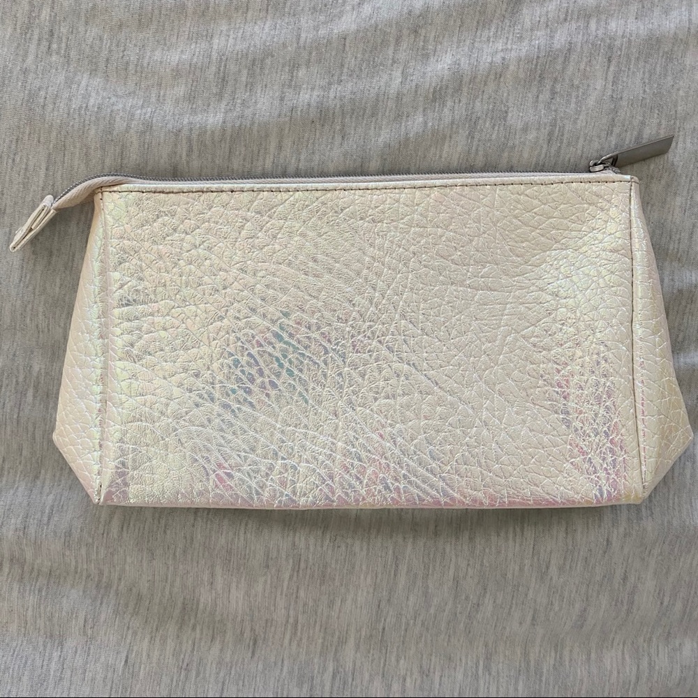 3/$10 🛒🛍️ Forever 21 Iridescent White/Pink Clutch Handbag